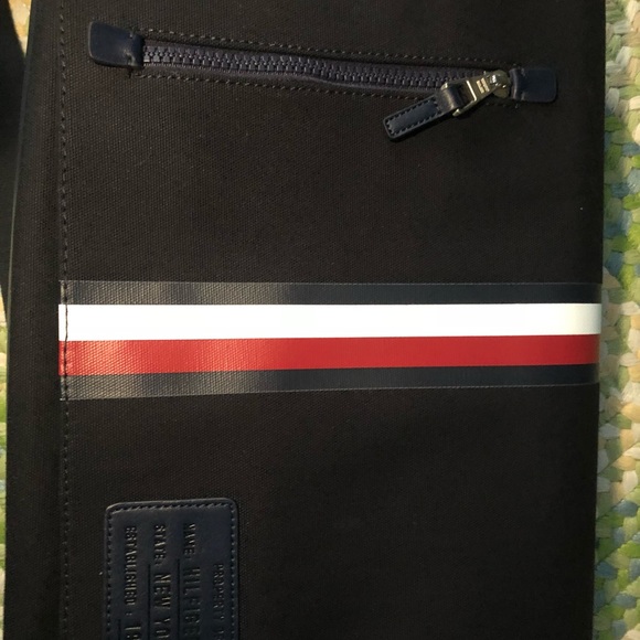 Tommy Hilfiger Canvas Men’s Messenger Bag - Picture 3 of 8